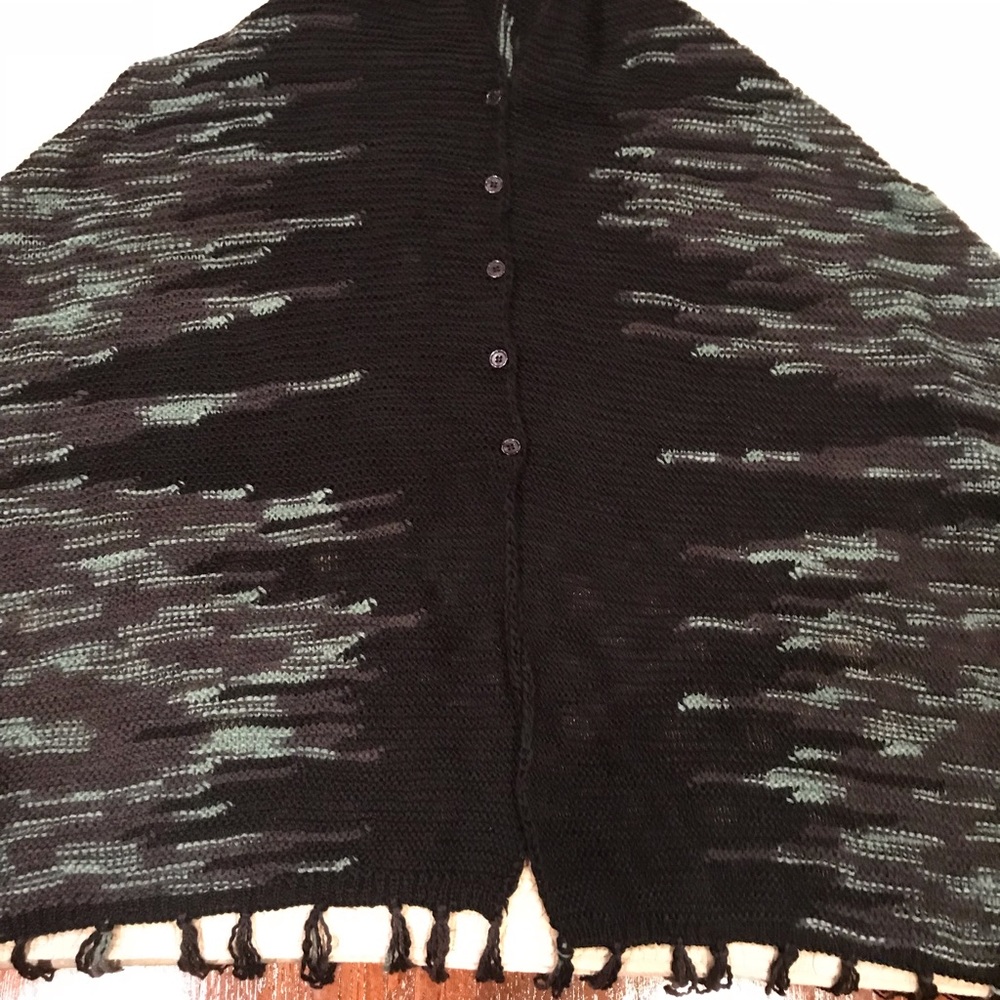 Lula Roe poncho